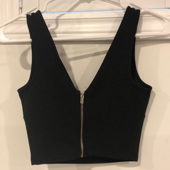 TAGS ON* Dynamite crop top - Picture 2 of 3